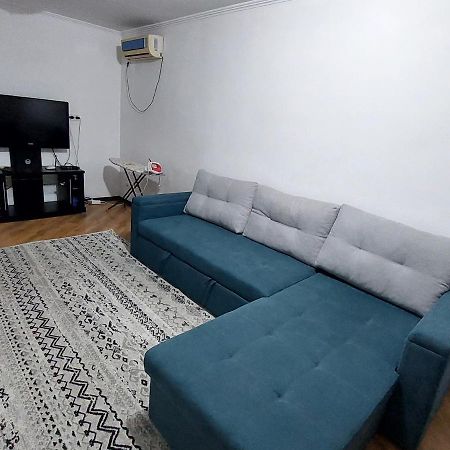 Apartment On Toktogula Bisjkek Eksteriør bilde