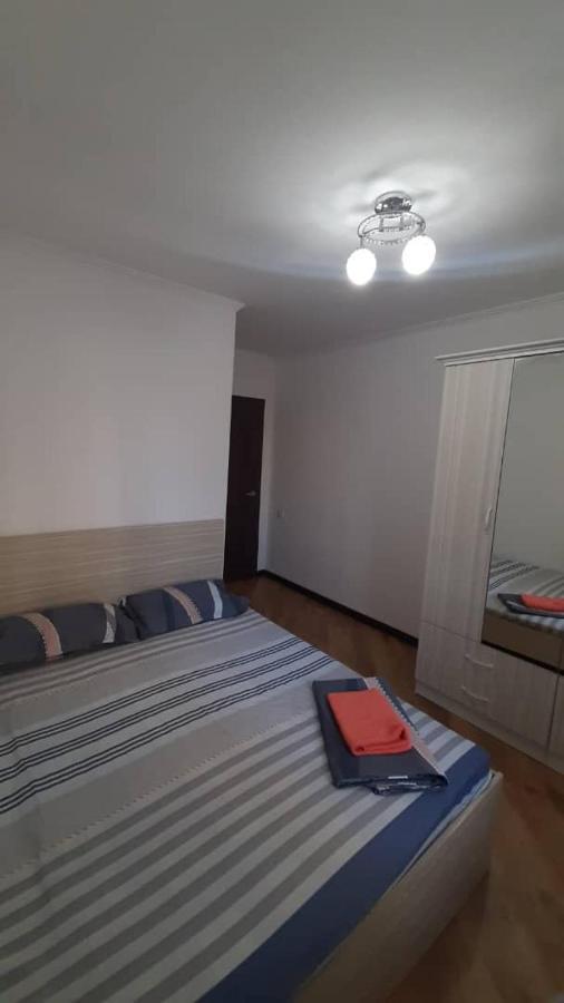 Apartment On Toktogula Bisjkek Eksteriør bilde