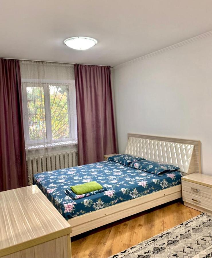 Apartment On Toktogula Bisjkek Eksteriør bilde