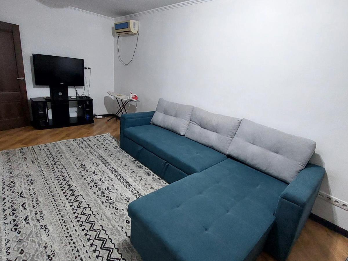 Apartment On Toktogula Bisjkek Eksteriør bilde